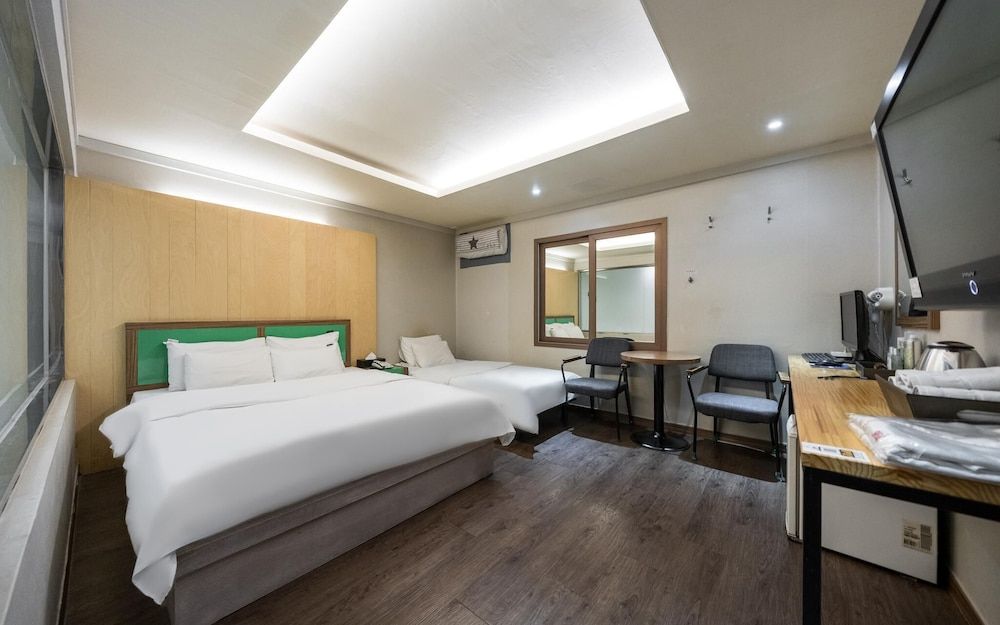 Cheonho HIT Room (Suite (Netflix viewing available)) 25