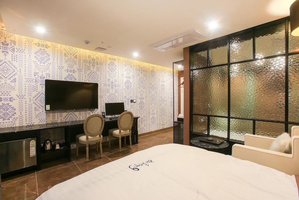 undefined Konkuk University Boutique Nine 8