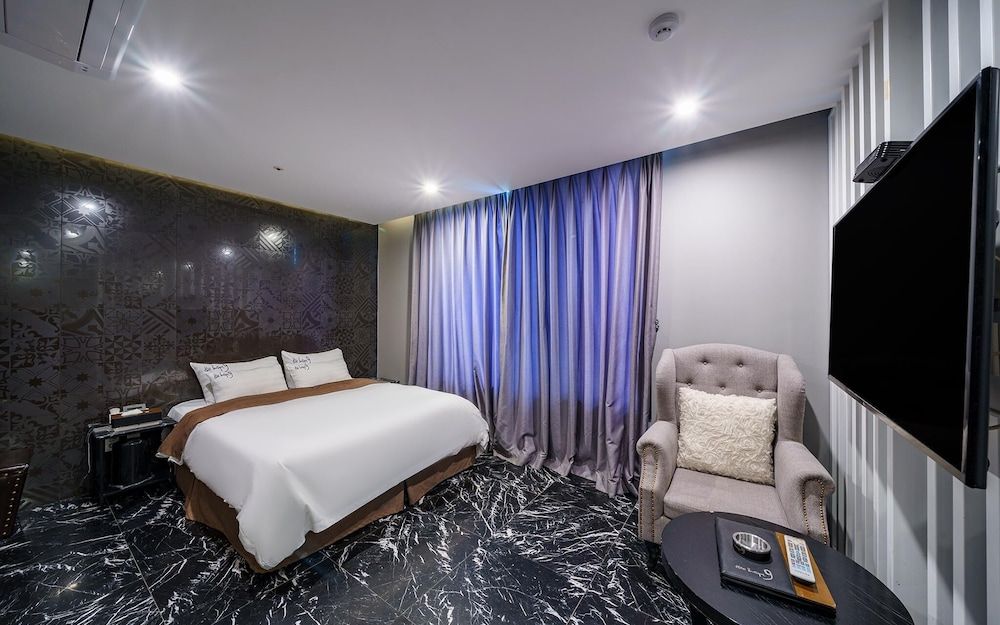 Konkuk University Boutique Nine Room (FUNNY SUITE) 28