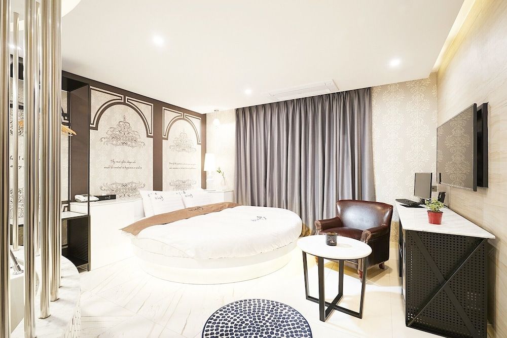 Konkuk University Boutique Nine Room (ORIENTAL SUITE)