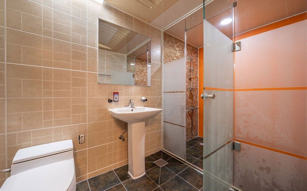 undefined Gil-dong TOP 6