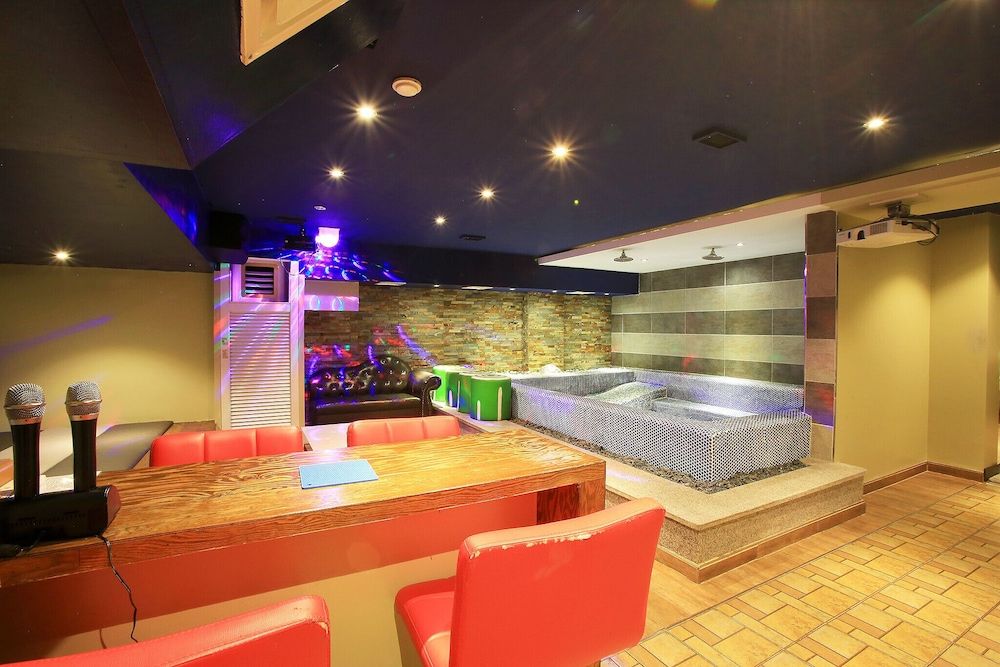 Yeongdeungpo Syap Room (Caribe (party room karaoke machine la)