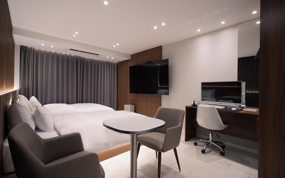 undefined Hwagok August 8