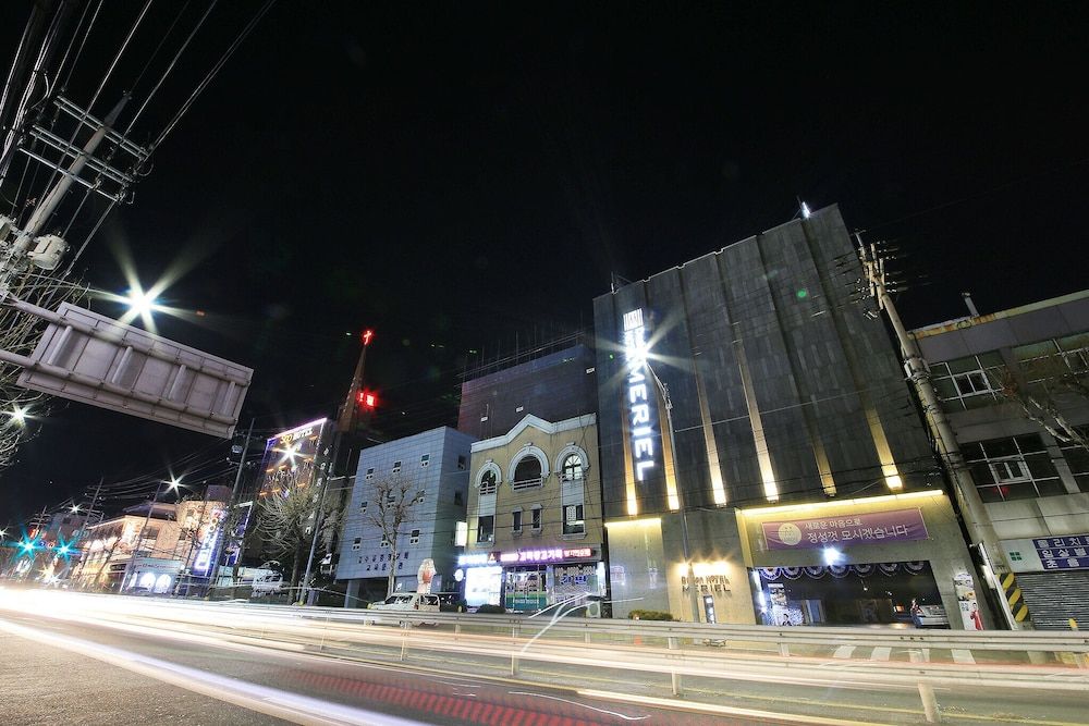 undefined Suyu Mariel 3