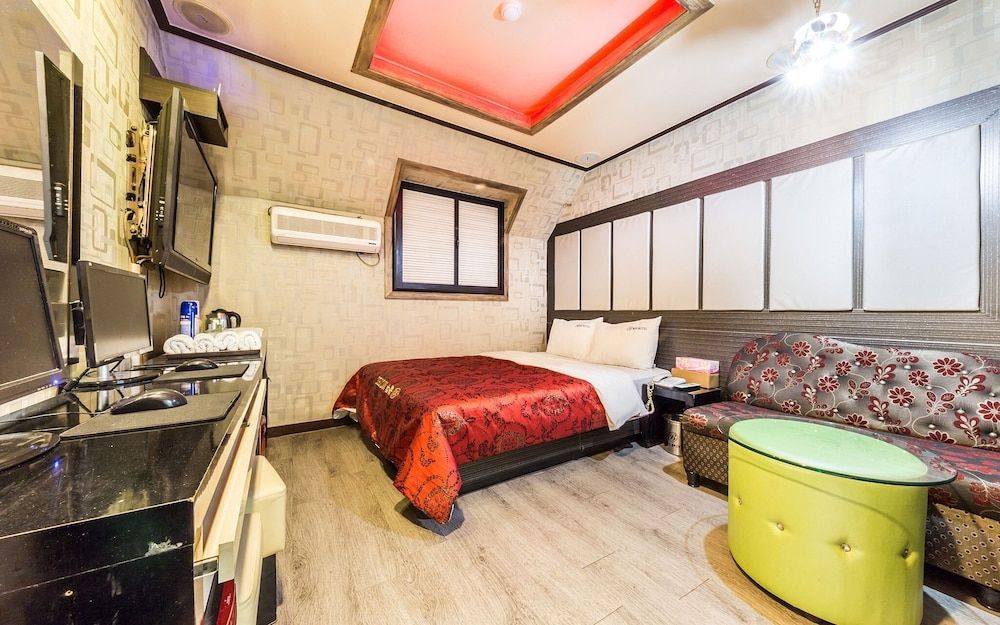 undefined Hwagok Blue 7