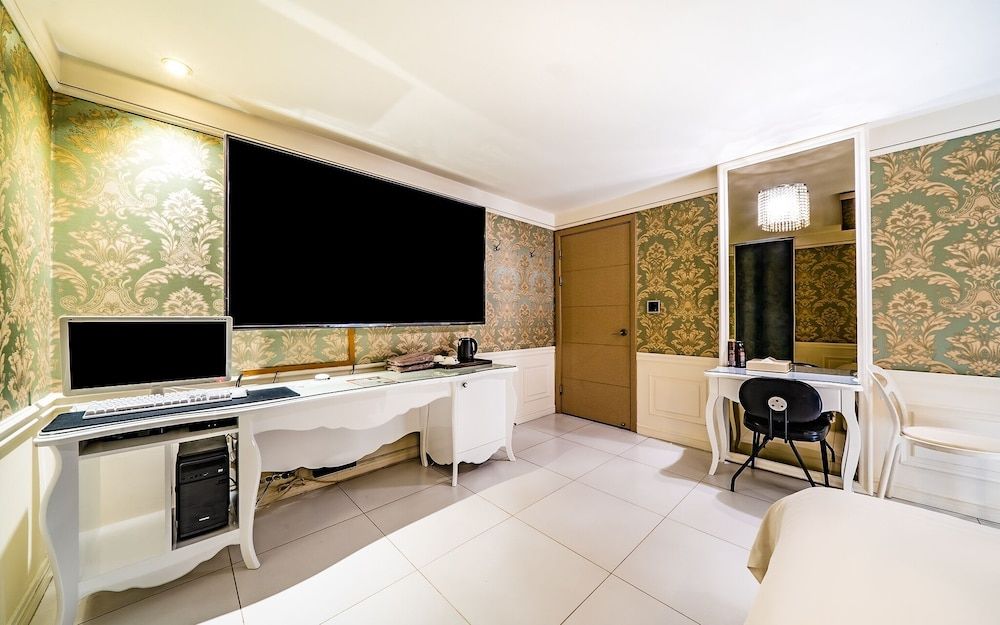 undefined Seocho Lava Gyodaenambuteomineol 10