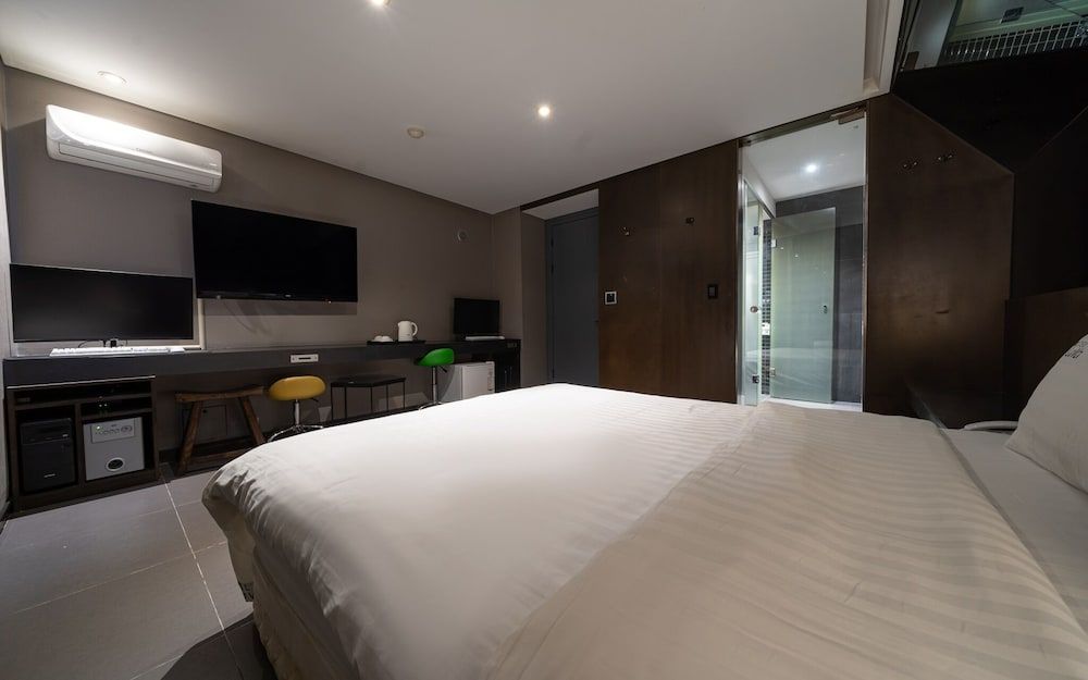 Seocho Lava Gyodaenambuteomineol Room (Gaming couple pc room (2pc Netflix Di) 2