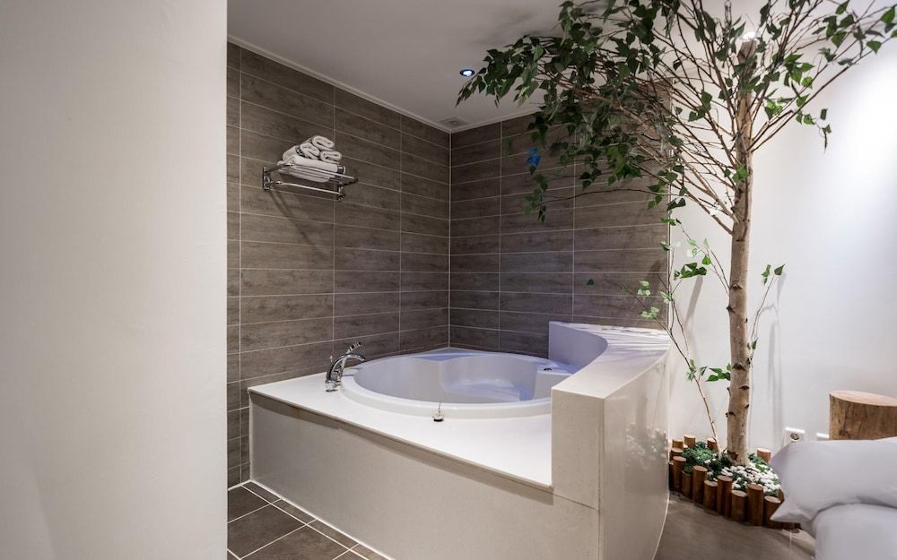 Jongno IMT Room (Suite (Random assigned NETFLIX availa) 10