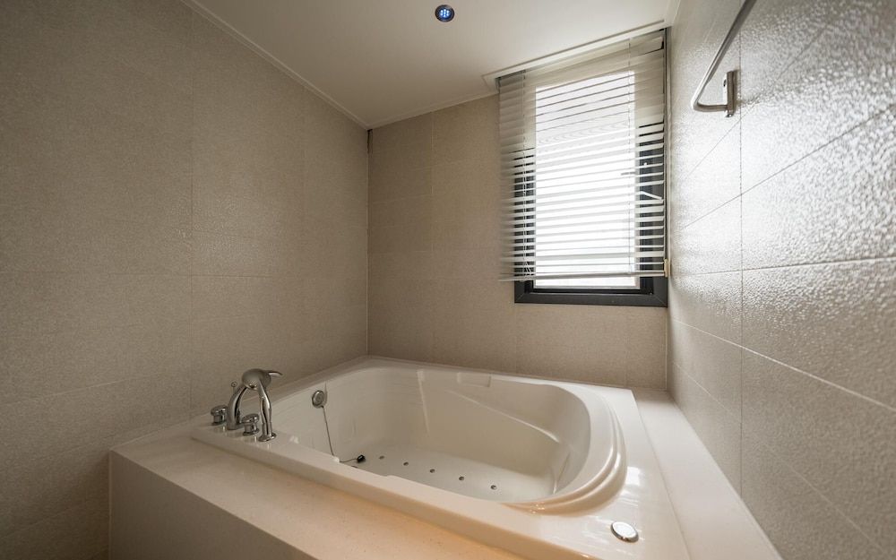 Jongno IMT Room (Suite (Random assigned NETFLIX availa) 4