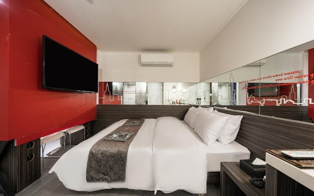 Jongno IMT Room (Deluxe (Random assignment NETFLIX ava)