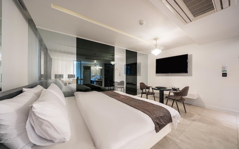 Jongno IMT Room (Suite (Random assigned NETFLIX availa) 2