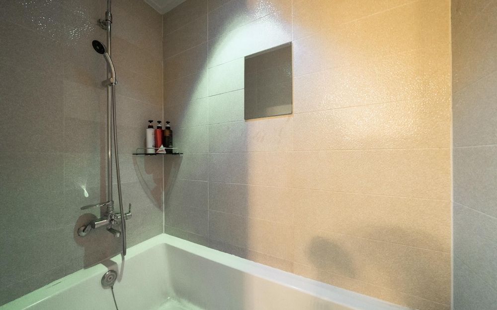 Jongno IMT Room (Deluxe (Random assignment NETFLIX ava) 6