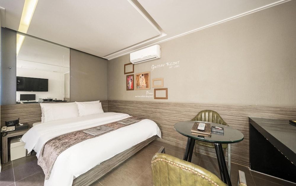 Jongno IMT Room (Deluxe (Random assignment NETFLIX ava) 5