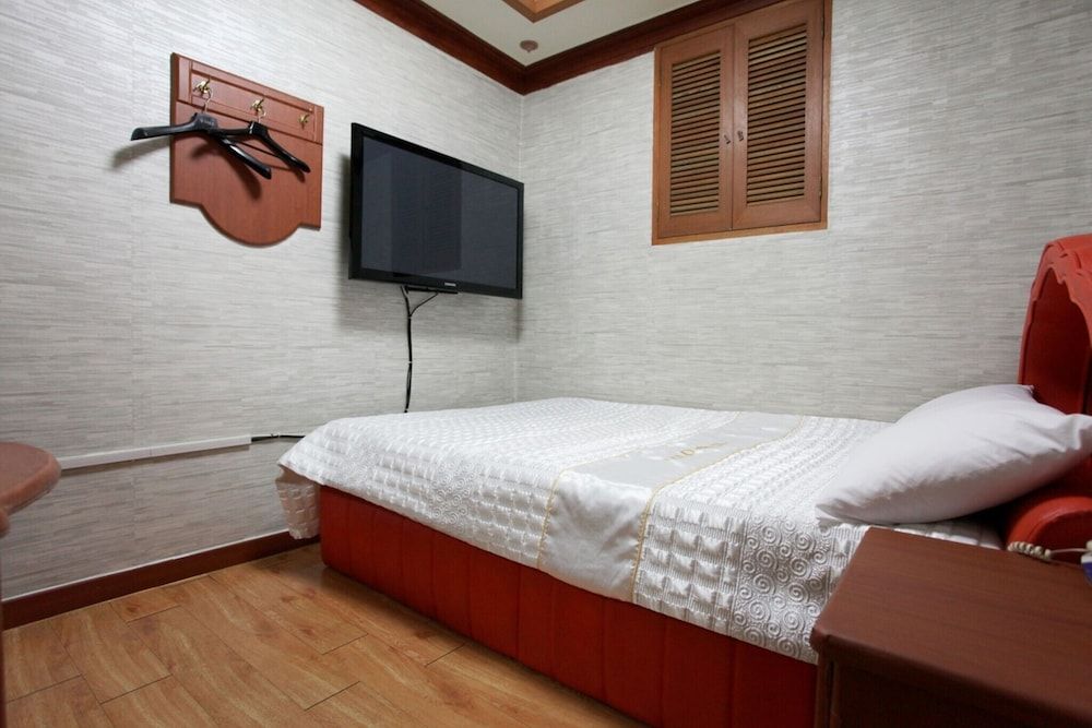 Mia Hwanggeum Room (Standard Room) 12