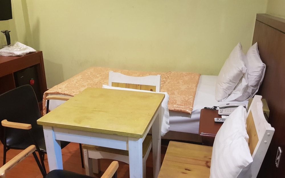 Sincheon Plus Room (Office room (2 no-hard high-speed com) 4