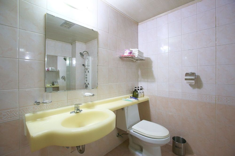 Sincheon Plus Room (Twin (no PC support)) 21