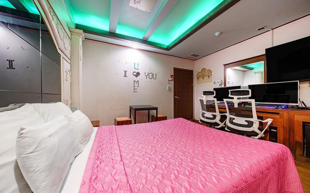 Sincheon Plus Room (Semi-special Room) 3