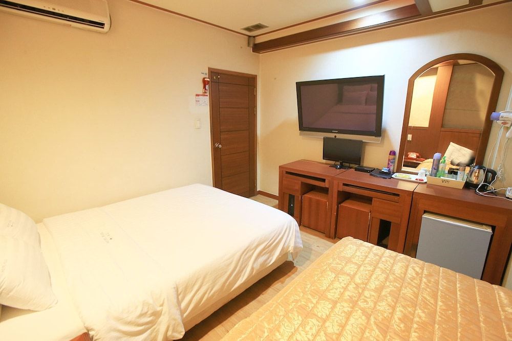 Sincheon Plus Room (Twin (no PC support)) 5
