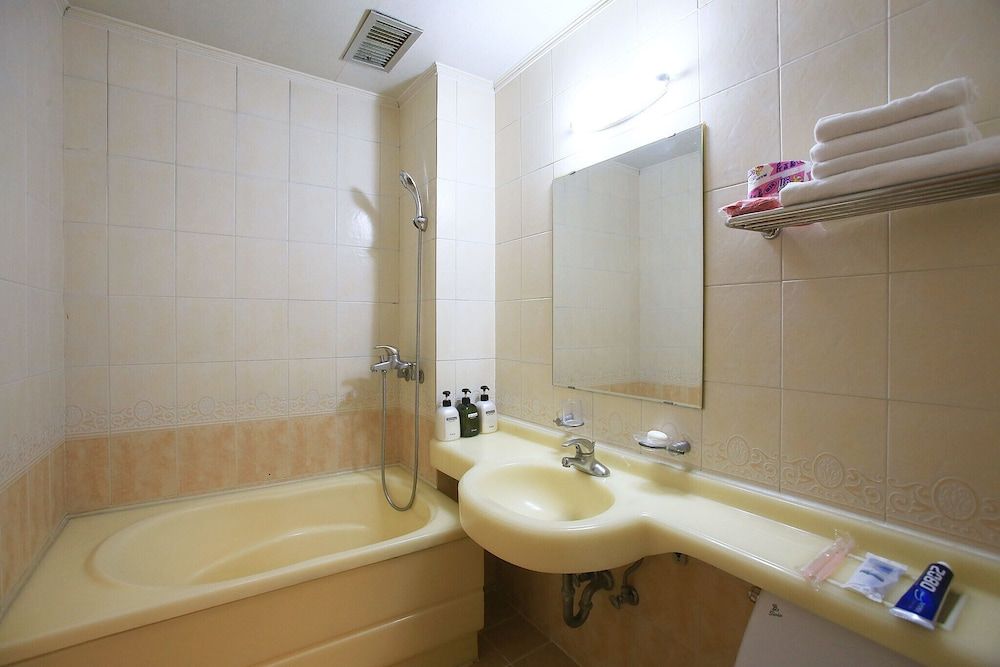 Sincheon Plus Room (Twin (no PC support)) 9