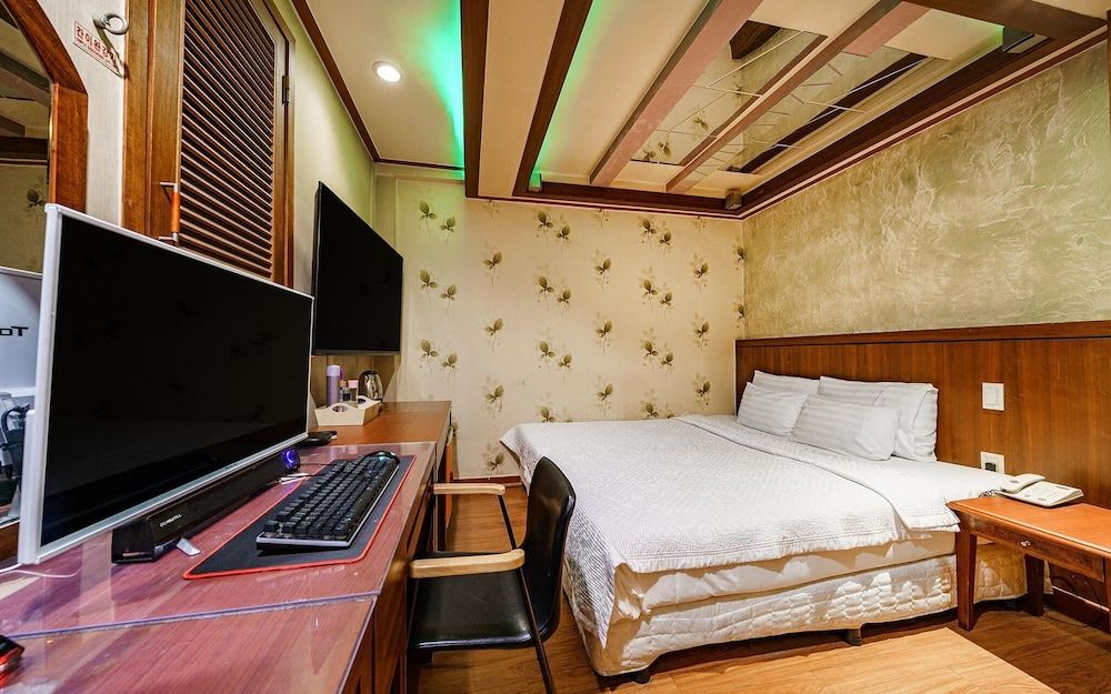 Sincheon Plus Room (Semi-special Room) 7