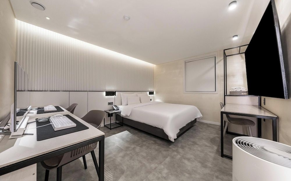 Seocho JS Hotel Room (COUPLE GAMING (2 RTX3060 PCs 240hz 32)