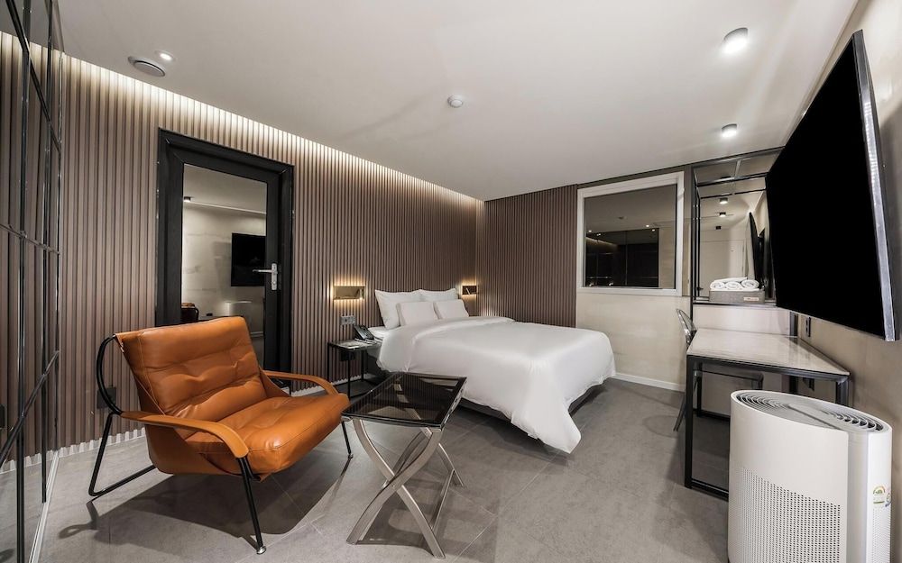 Seocho JS Hotel Room (TERRACE (Rinaldi bed in Italy 75-inch)