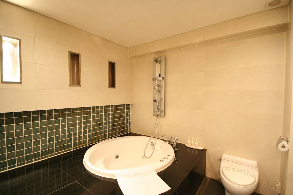 Sangbong May Room (Semi-Special Room) 18