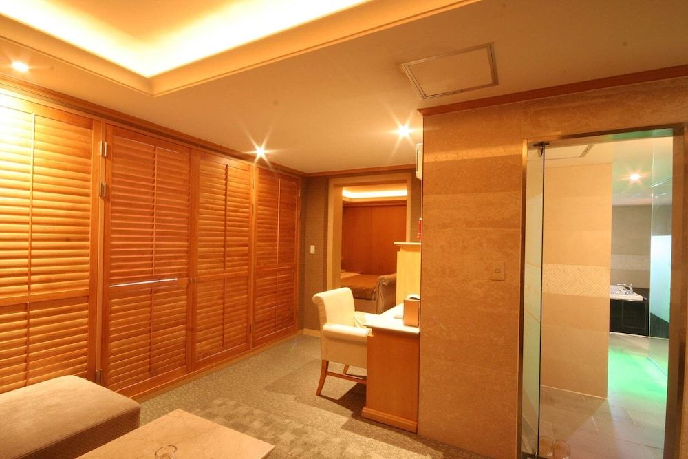 Sangbong May Room (Royal Suite) 5