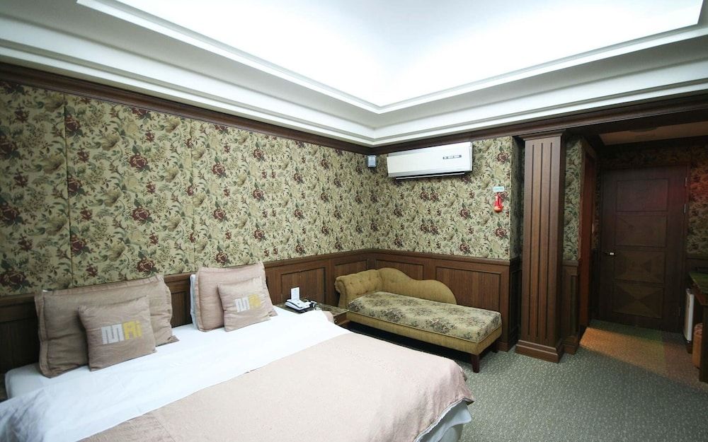 Sangbong May Room (Standard Room) 2