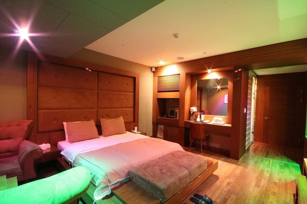 Sangbong May Room (Semi-Special Room) 14