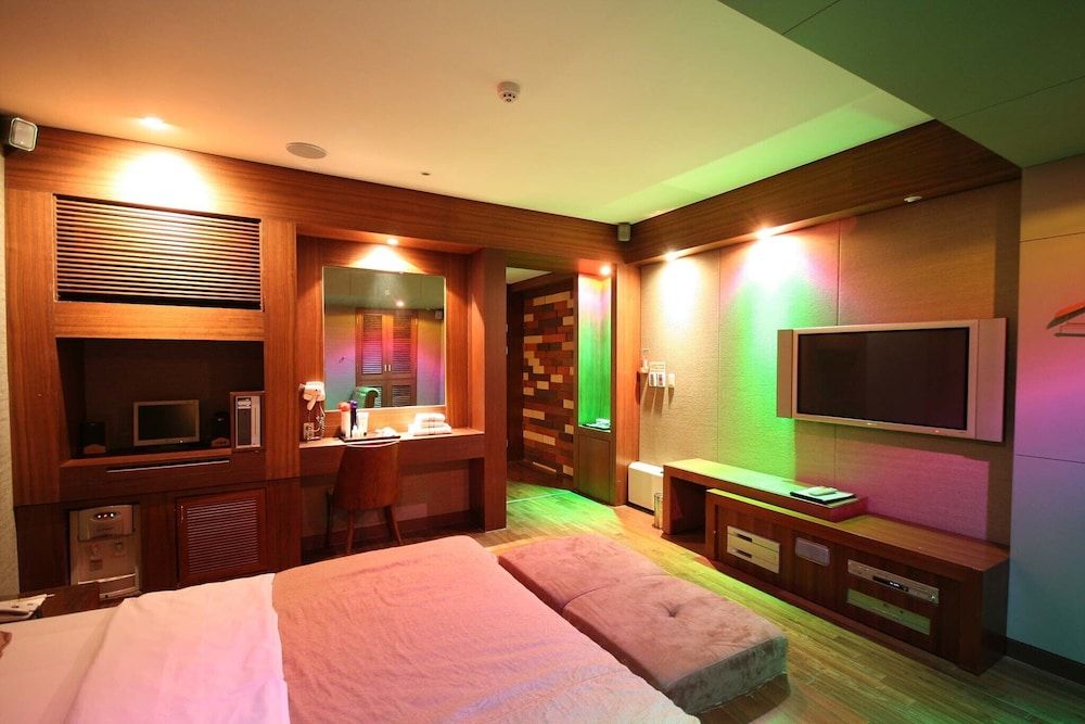 Sangbong May Room (Semi-Special Room) 15