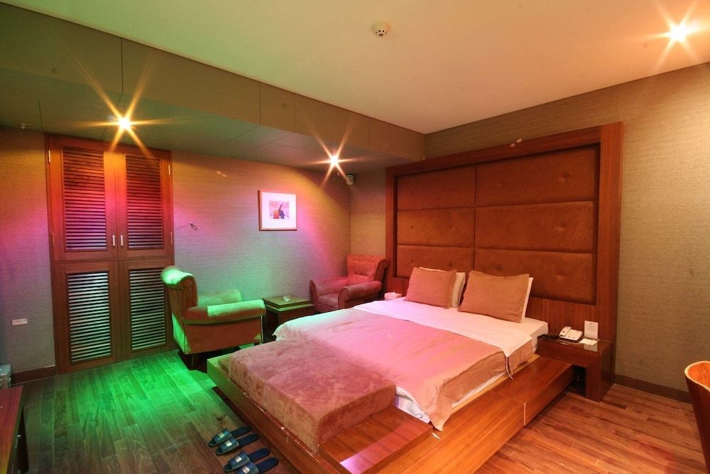 Sangbong May Room (Semi-Special Room) 13