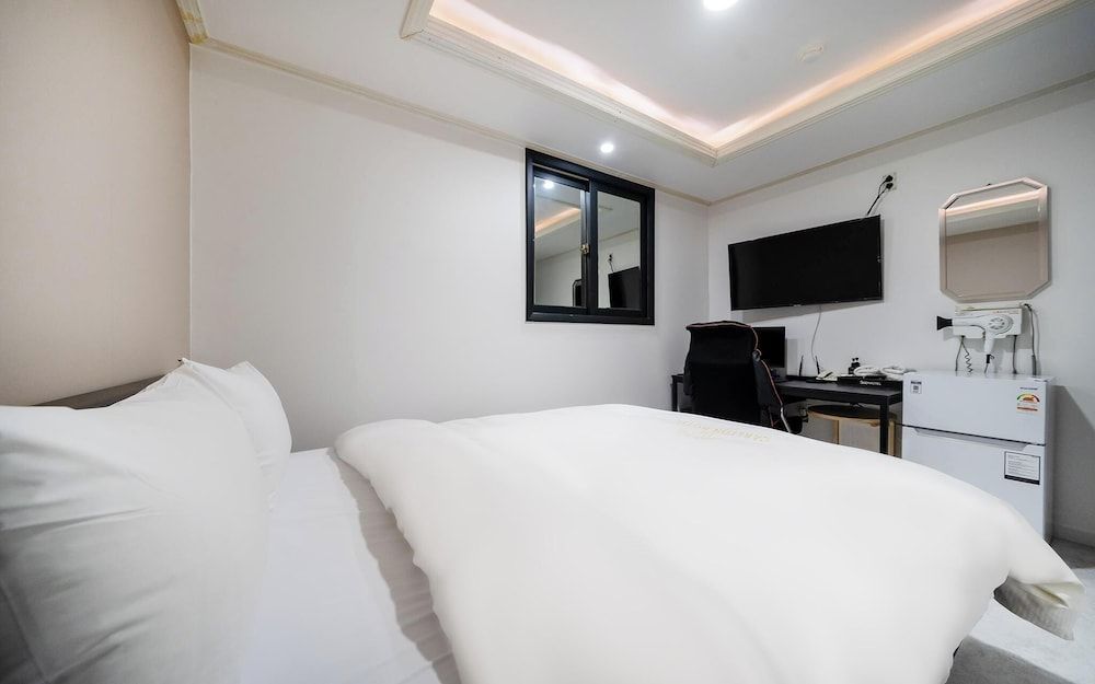 Suyu Hotel Soo Room (Standard (no parking 1pc Netflix Disn) 3