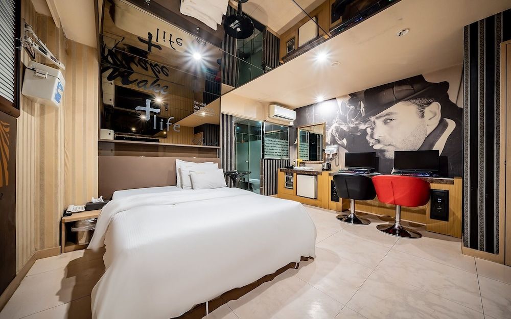 Suyu Hotel Soo Room (VIP (Styler Projector High Performing) 2