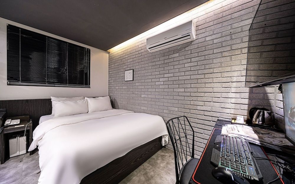 undefined Gangnam Lexy 4