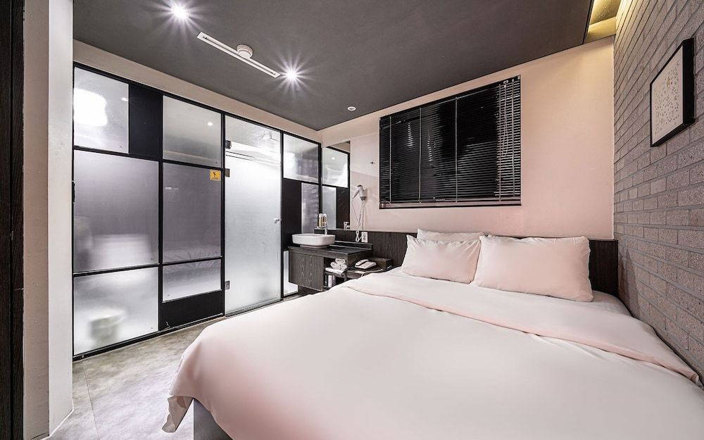 undefined Gangnam Lexy 5