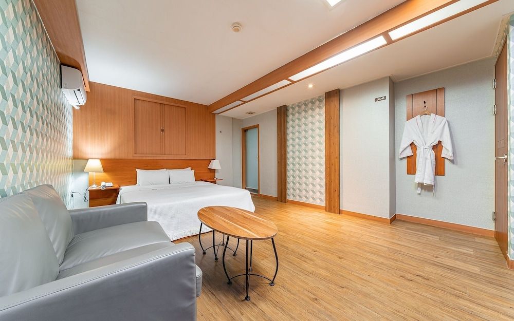 Oryu Bon Motel Room (Couple PC Room) 2