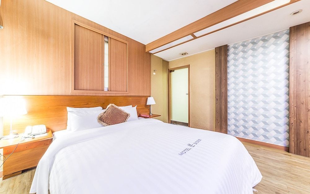 Oryu Bon Motel Room (Couple PC Room)