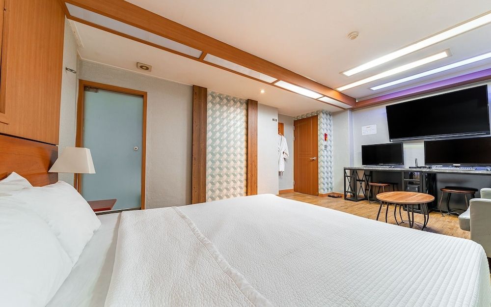 Oryu Bon Motel Room (Couple PC Room) 3