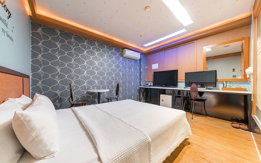 Oryu Bon Motel Room (Semi-Special Room) 14