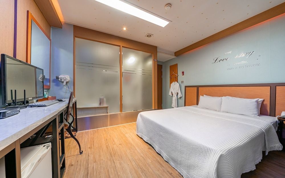 Oryu Bon Motel Room (Semi-Special Room) 12