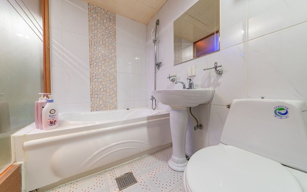 Oryu Bon Motel Room (Semi-Special Room) 16