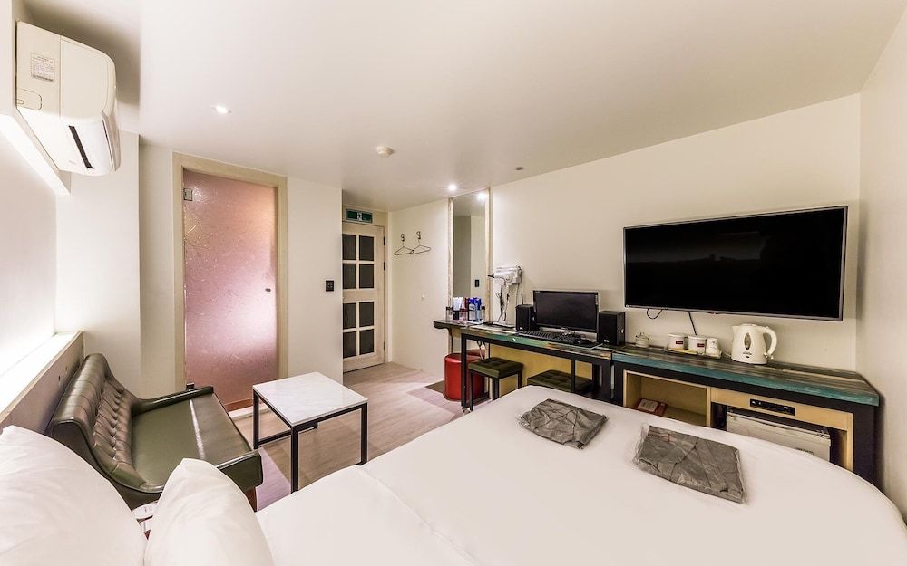 undefined Yeongdeungpo Hotel Home 7