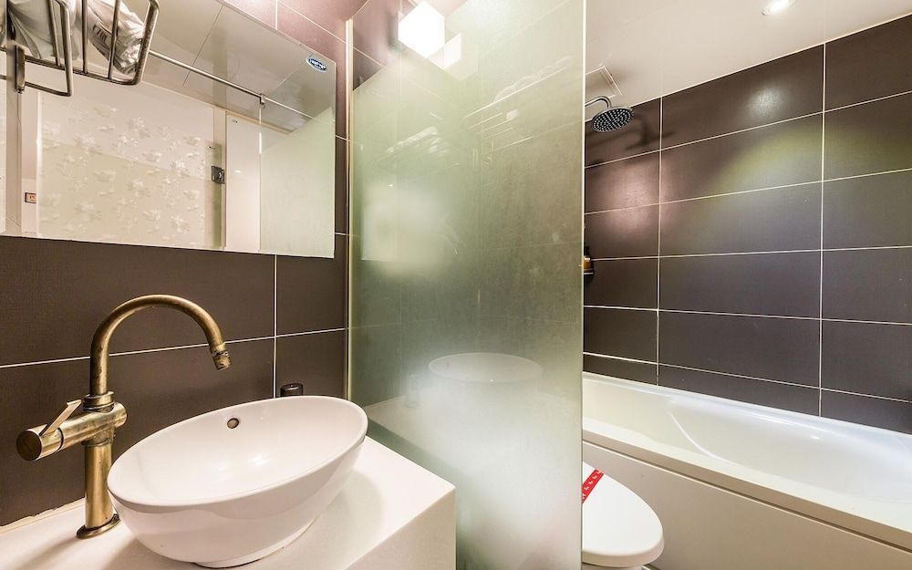 Yeongdeungpo Hotel Home Room (Deluxe Twin (2PC Netflix available)) 6