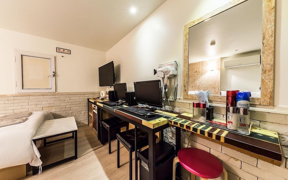 Yeongdeungpo Hotel Home Room (Deluxe Twin (2PC Netflix available)) 3