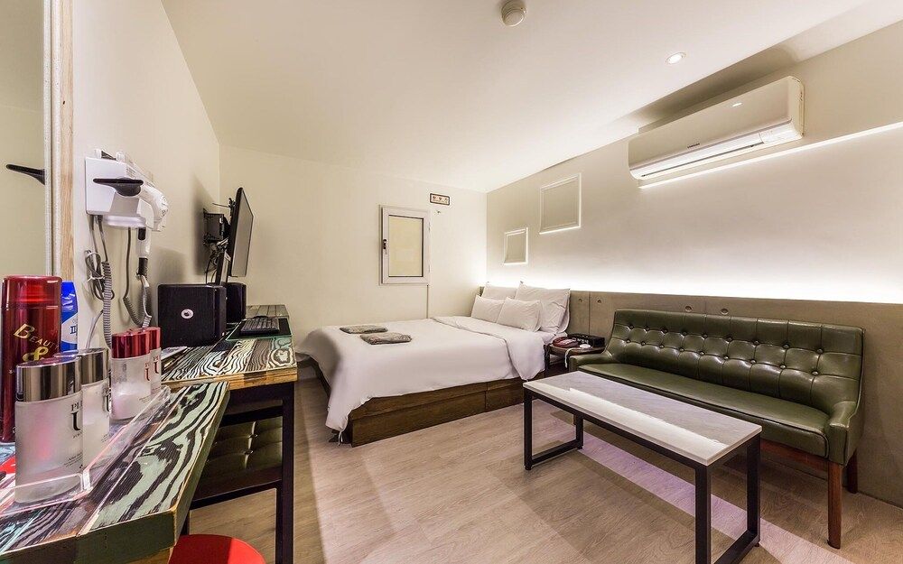 undefined Yeongdeungpo Hotel Home 4