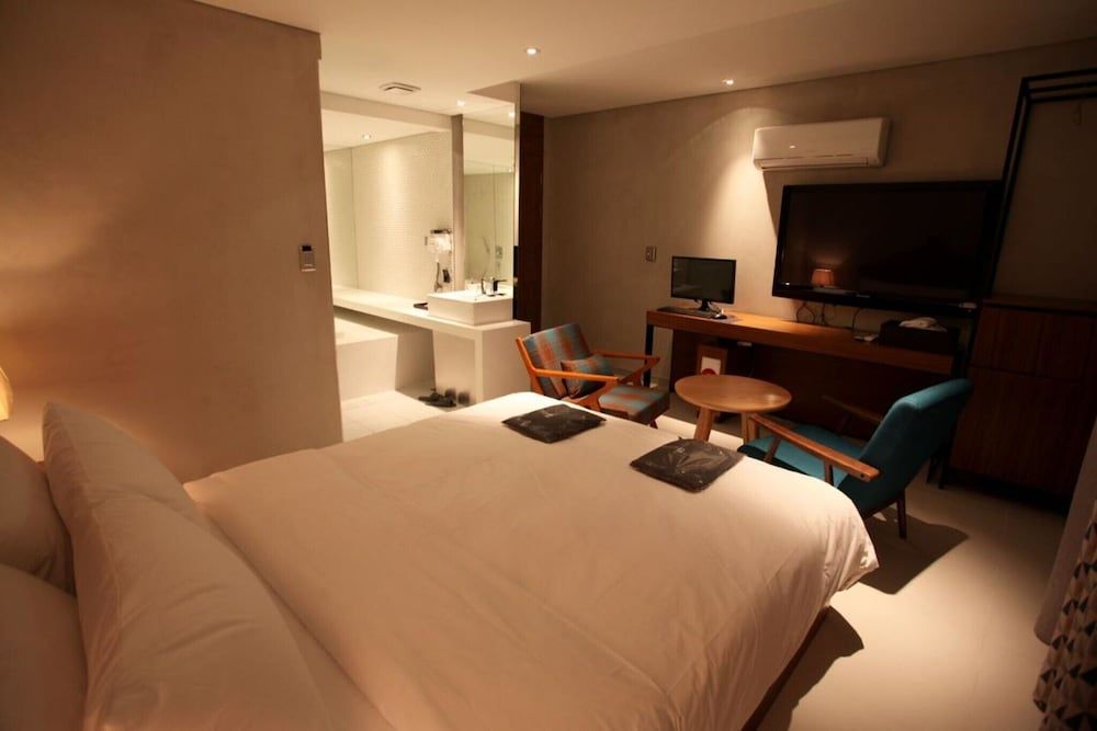 undefined Yeongdeungpo Nine 3