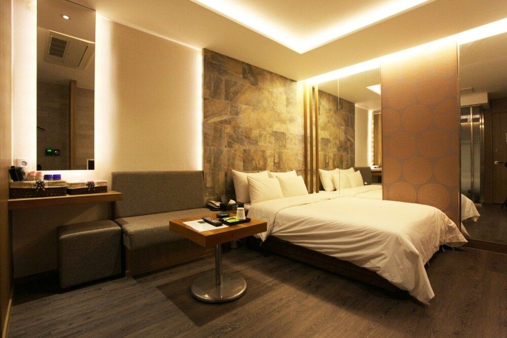 Seoul National University Station Dam Room (Standard Room) 18