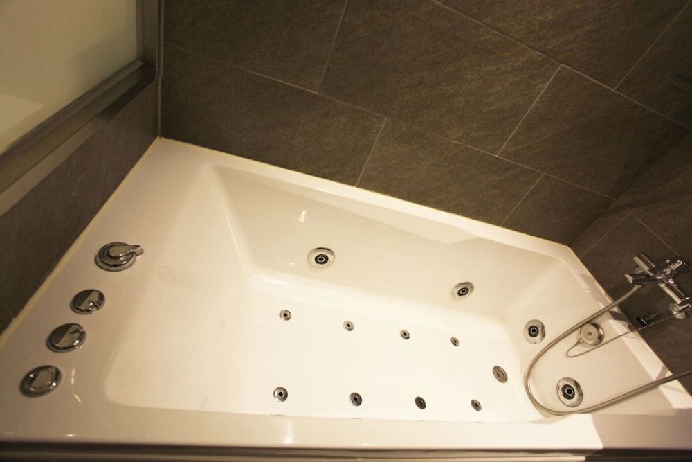 Seoul National University Station Dam Room (Standard Room) 11