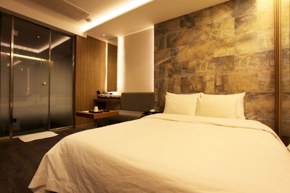 Seoul National University Station Dam Room (Standard Room) 19